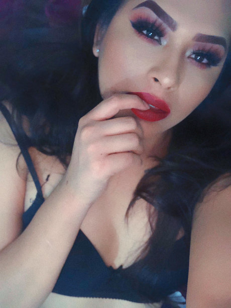 Nahá fotka uniklých OnlyFans od Monsecita