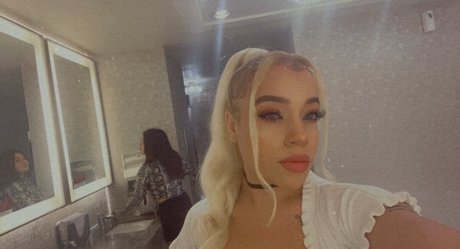 Naken lekkede OnlyFans-bilde av Monroe Green
