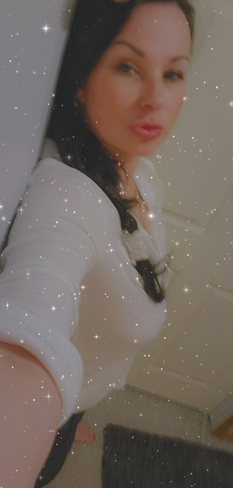 Naken lekkede OnlyFans-bilde av Miss Kiki