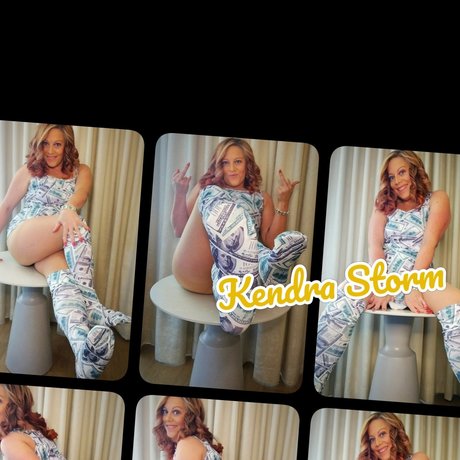 Naken lekkede OnlyFans-bilde av Kinky Kendra Storm
