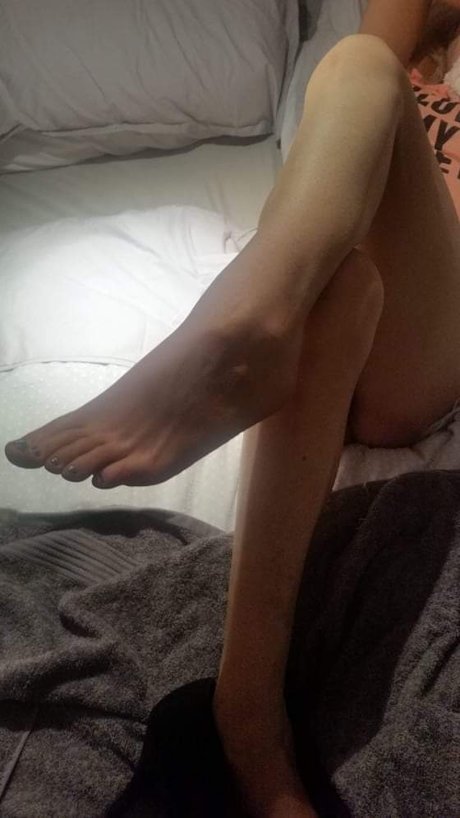 Naken läckt OnlyFans-bild av Miss Feet Dreams