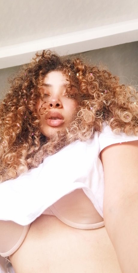 Naken lekkede OnlyFans-bilde av Brown Sugar