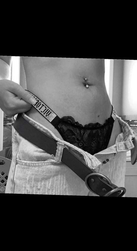 Naken lekkede OnlyFans-bilde av Guess Who