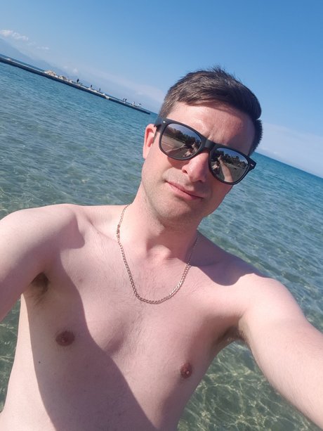Naken lekkede OnlyFans-bilde av Mr Naughty