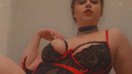 Naken lekkede OnlyFans-bilde av Msathenarae
