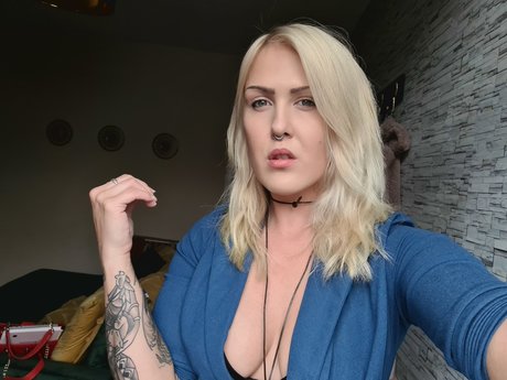 Naken lekkede OnlyFans-bilde av Miss Morningstar
