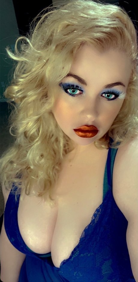 Naken lekkede OnlyFans-bilde av Nicole Tesla