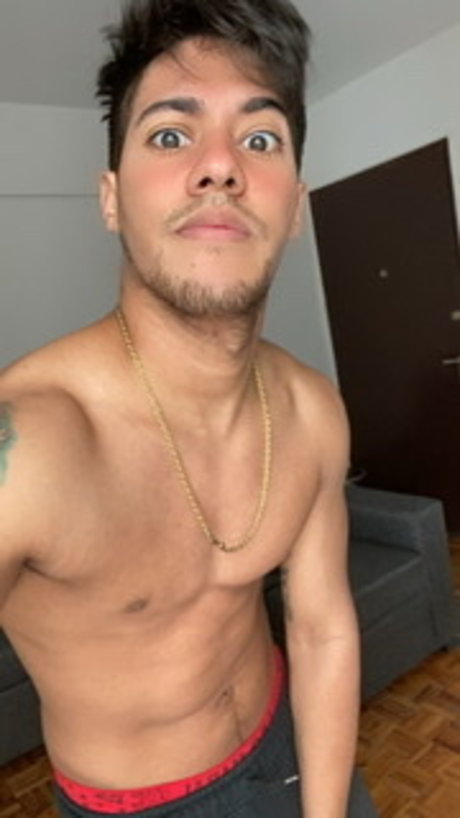 Alaston vuotanut OnlyFans-kuva Jm 