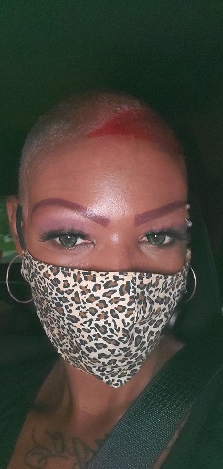 Naken läckt OnlyFans-bild av Neenah