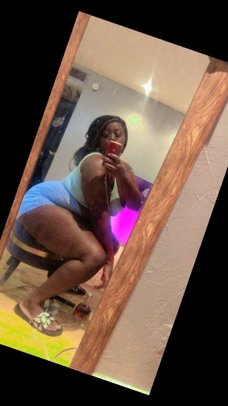 Naken lekkede OnlyFans-bilde av Bhadest
