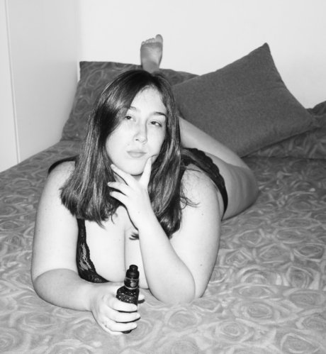 Naken lekkede OnlyFans-bilde av Natashamartini02