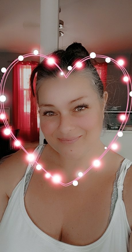 Nahá fotka uniklých OnlyFans od Natachabond