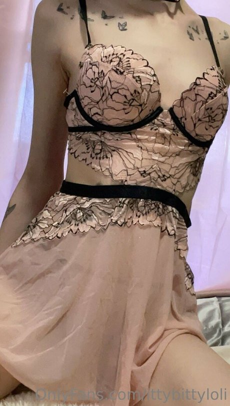 Ittybittyloli OnlyFans泄露裸照