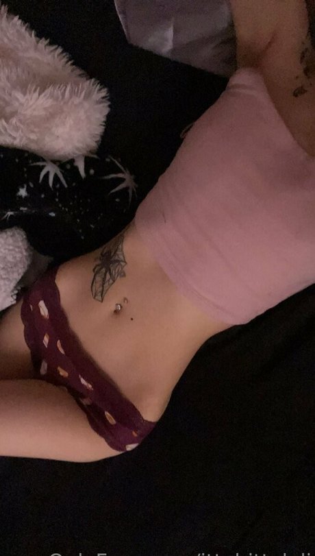 Nahá fotka uniklých OnlyFans od Ittybittyloli