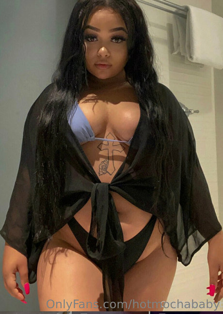 Alaston vuotanut OnlyFans-kuva Hotmochababy