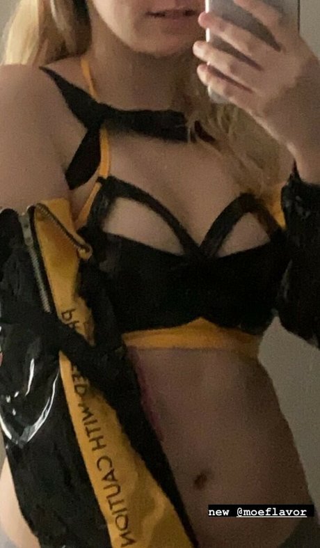 Nahá fotka uniklých OnlyFans od Drugstorecowgir1
