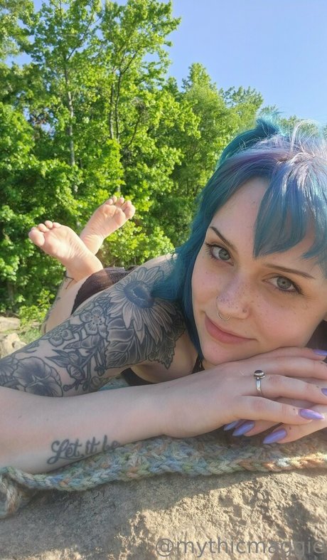 Alasti lekkinud OnlyFans-i pilt Mythicmaggie