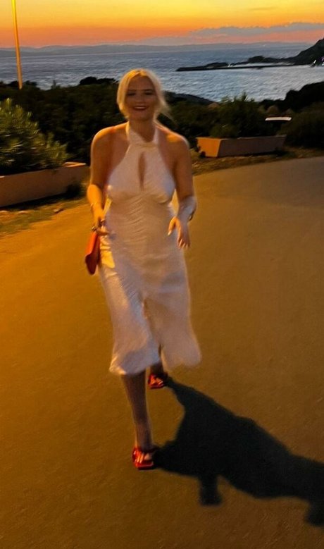 Amelia Eve Gibson OnlyFans