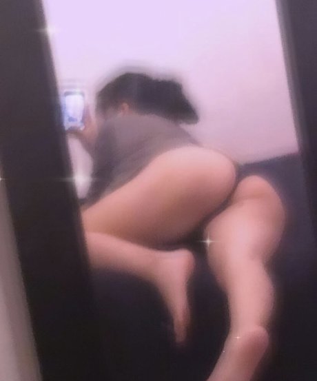 Sareliii  nude leaked OnlyFans photo
