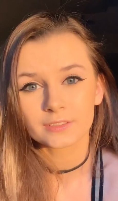 Nahá fotka uniklých OnlyFans od Izassassin