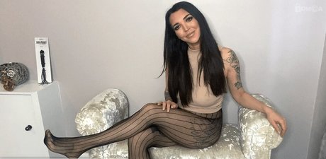 Nagie wyciekłe zdjęcie OnlyFans od Lingerie Lowdown