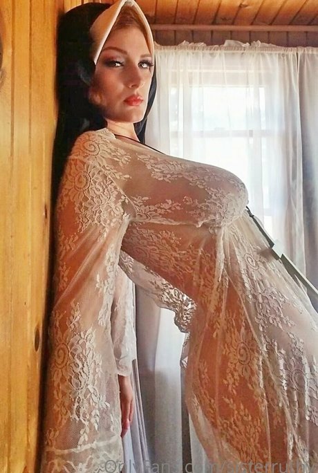 Naakte gelekte OnlyFans-foto van Sisterruthy