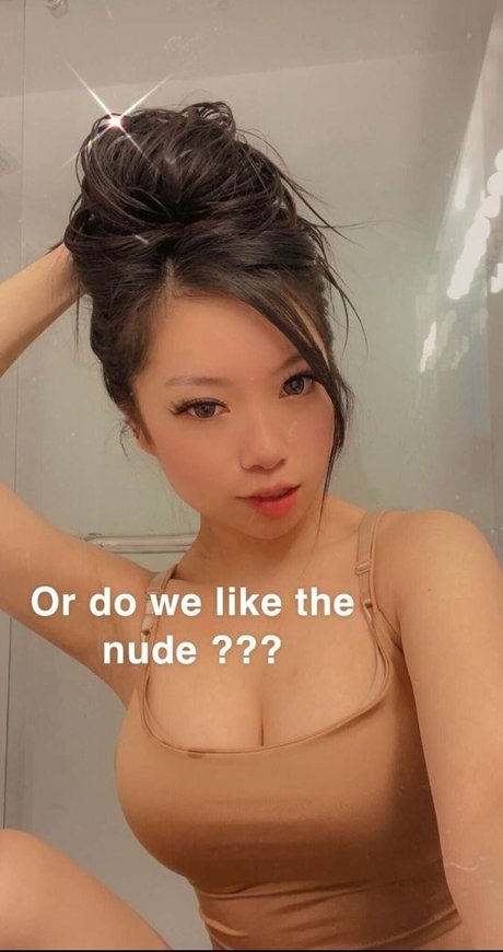 Nahá fotka uniklých OnlyFans od Fruitypoppin