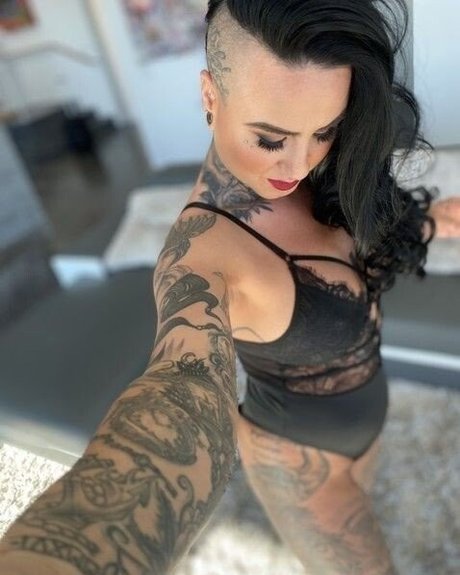 Nahá fotka uniklých OnlyFans od Ashlee Evanssmith