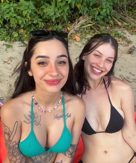 Naakte gelekte OnlyFans-foto van Caputile