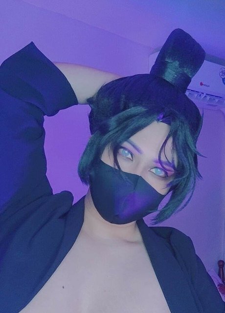 Naken lekkede OnlyFans-bilde av Ai Natsumi