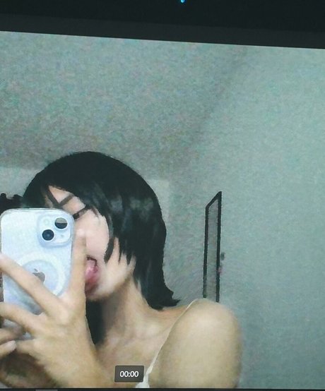 Nahá fotka uniklých OnlyFans od Arihienna