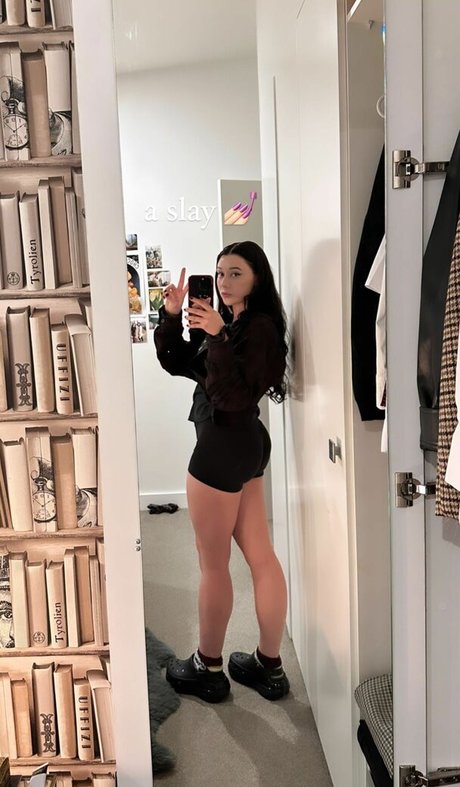 Alasti lekkinud OnlyFans-i pilt Livbev