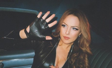 Elizabeth Gillies