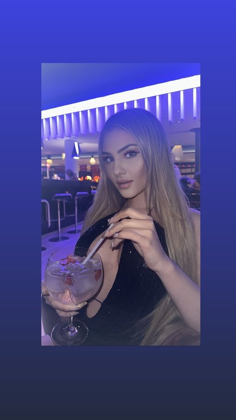 Naken lekkede OnlyFans-bilde av Olgasecret