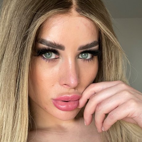 Naken lekkede OnlyFans-bilde av Aline
