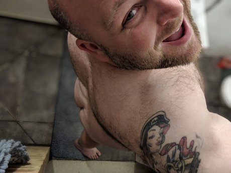 Naken läckt OnlyFans-bild av Darren 