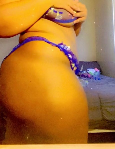 Naken läckt OnlyFans-bild av Your Fantasy 
