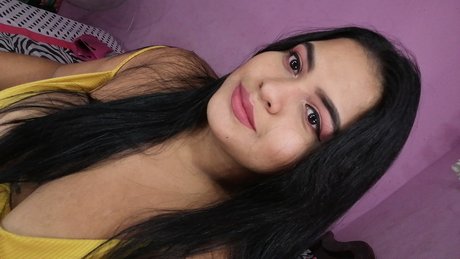 Naken lekkede OnlyFans-bilde av Paula Andrea