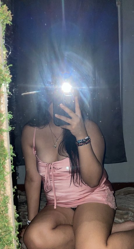 Nahá fotka uniklých OnlyFans od Whore