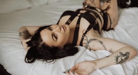 Naken läckt OnlyFans-bild av Poppybanxx