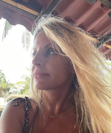 Nacktes geleaktes OnlyFans-Foto von Gwendolyn