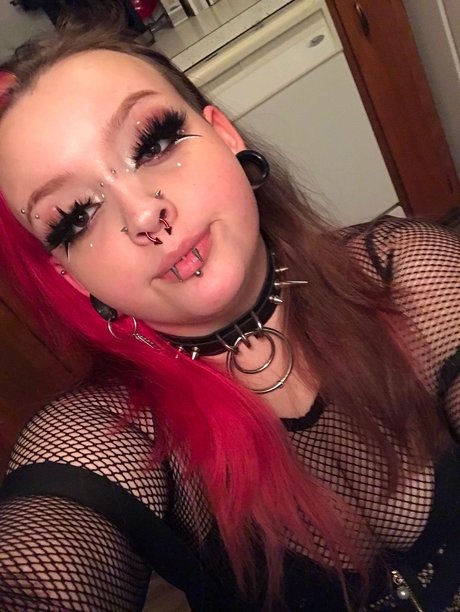 Naken lekkede OnlyFans-bilde av Honeygoth