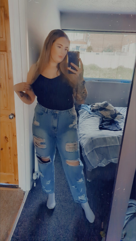Naken lekkede OnlyFans-bilde av Queenie