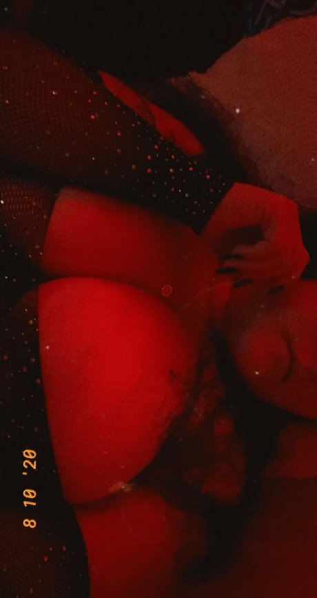 Naken lekkede OnlyFans-bilde av 