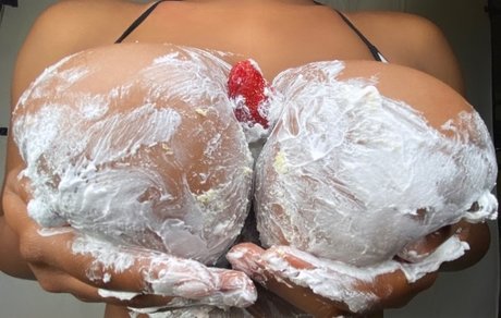 Naken lekkede OnlyFans-bilde av Jasmine