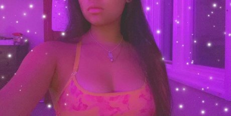 Naken lekkede OnlyFans-bilde av Purple Rose