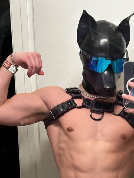 Naken läckt OnlyFans-bild av Royce