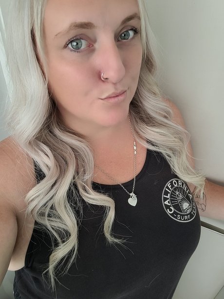 Nøgent lækket OnlyFans-billede af Lauryn