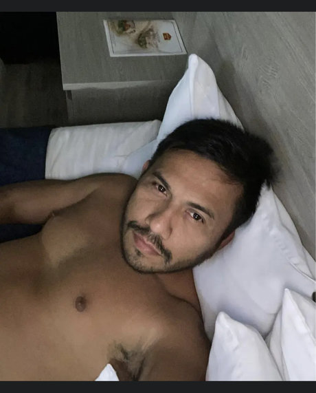 Naken lekkede OnlyFans-bilde av Rigoberto