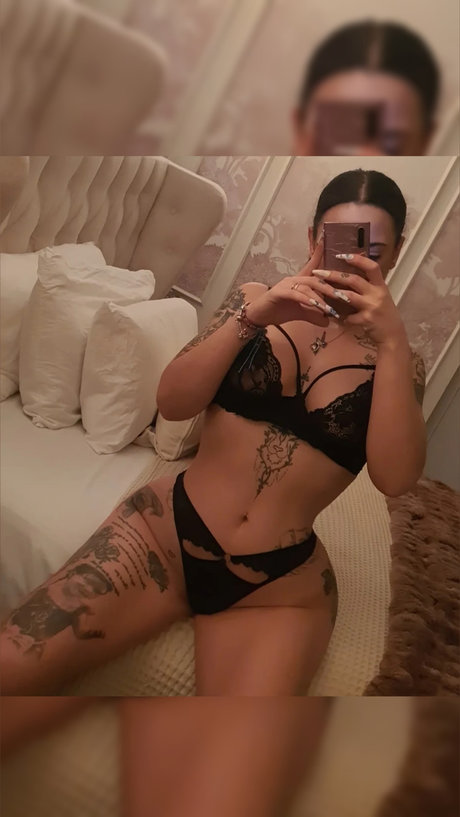 Nahá fotka uniklých OnlyFans od Reyna Blancaa Oficial